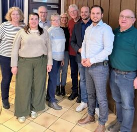 Die neue Vorstandschaft mit Bürgermeister Pascal Wasow und Jan-Peter Röderer, MdL